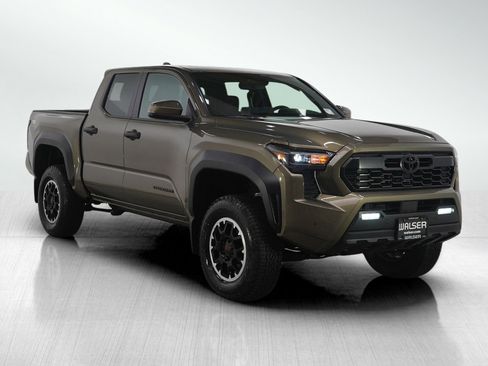 Used 2026 Toyota Tacoma TRD Off-Road w/ TRD Off Road Upgrade Package AWD/4WD image 7