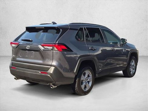 Used 2025 Toyota RAV4 XLE AWD/4WD image 5