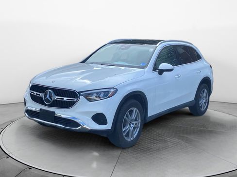 Used 2023 Mercedes-Benz GLC 300 4MATIC image 3
