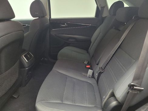 Used 2020 Kia Sorento LX AWD/4WD image 18