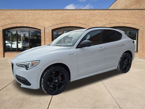 Used 2022 Alfa Romeo Stelvio Veloce image 8