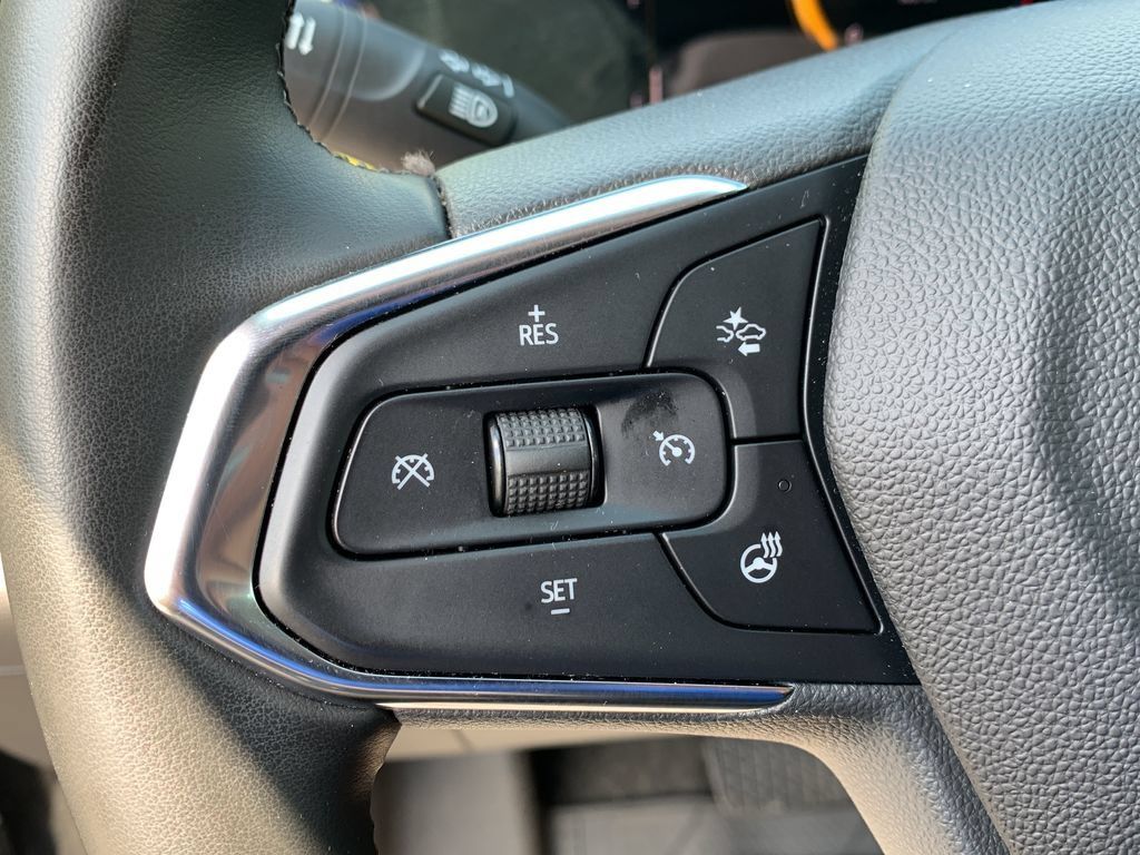 Used 2024 Chevrolet Trax ACTIV w/ Sunroof Package FWD image 22