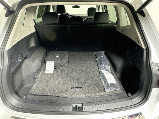 Certified 2024 Volkswagen Tiguan SE AWD/4WD image 27