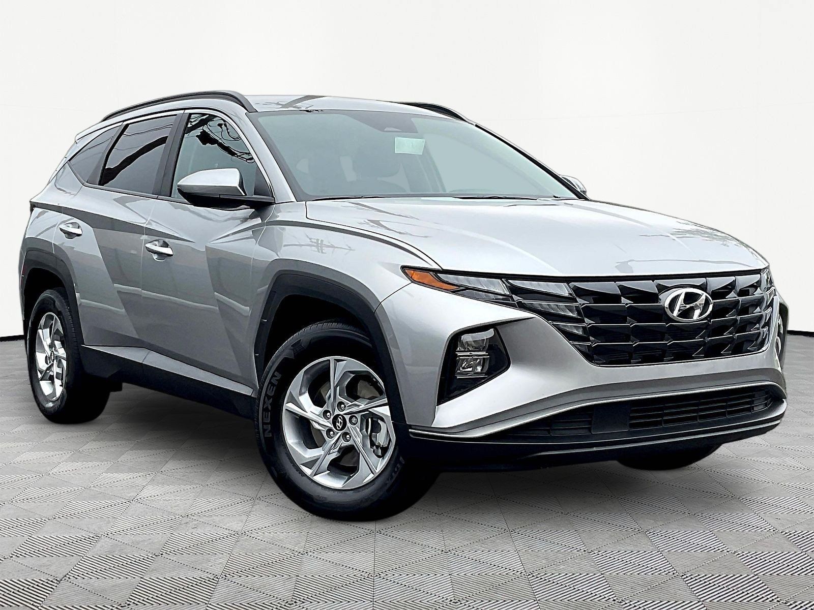 Used 2024 Hyundai Tucson SEL AWD/4WD image 3