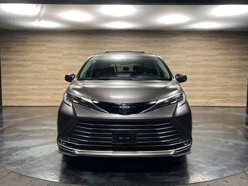 Used 2022 Toyota Sienna Limited AWD/4WD image 7