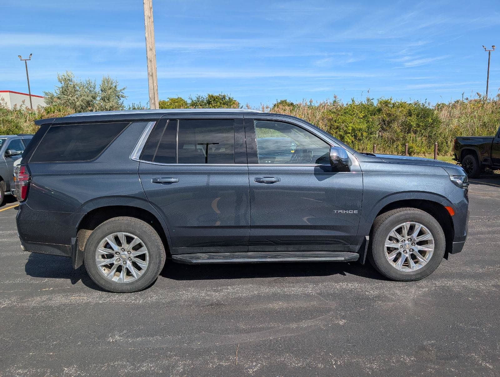 Used 2021 Chevrolet Tahoe Premier w/ Premium Package AWD/4WD image 8