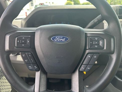 Used 2022 Ford E-350 and Econoline 350 Super Duty RWD image 9