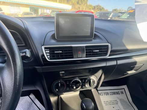 Used 2016 MAZDA MAZDA3 i Sport image 10