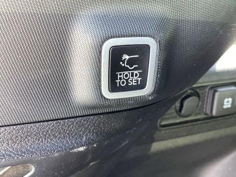 Used 2024 Jeep Grand Cherokee Altitude image 11