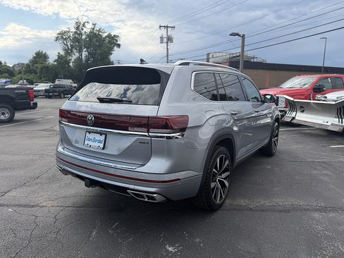 Used 2024 Volkswagen Atlas SEL Premium R-Line AWD/4WD image 7