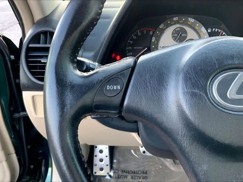 Used 2002 Lexus IS 300 SportCross image 22