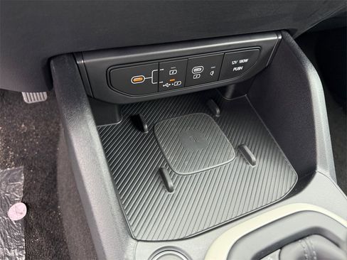 New 2025 Kia K4 GT-Line w/ GT-Line Sunroof Package image 29