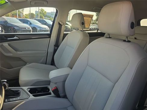 Used 2023 Volkswagen Tiguan SE FWD image 14