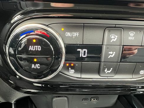 New 2026 Chevrolet Trax LT w/ LT Convenience Package FWD image 34