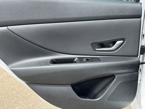 Used 2024 Hyundai Elantra SEL w/ Convenience Package image 21