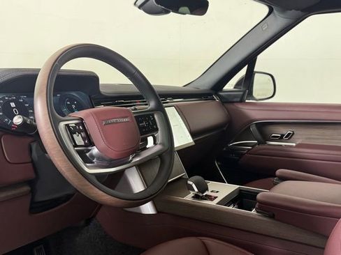 New 2025 Land Rover Range Rover SE image 5