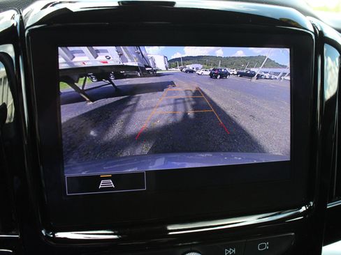 Used 2023 Chevrolet Traverse LT FWD image 41