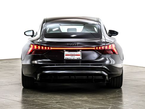 Used 2022 Audi e-tron GT Prestige image 5