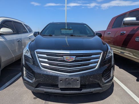 Used 2018 Cadillac XT5 FWD image 2
