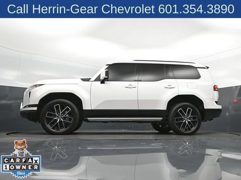 Used 2024 Lexus GX 550 w/ Accessory Package (Z1) AWD/4WD image 20