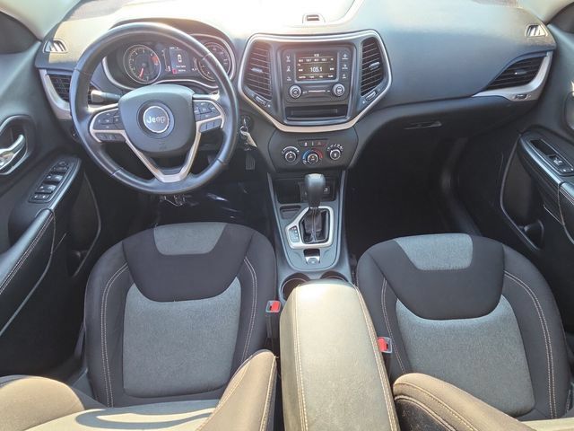 Used 2016 Jeep Cherokee Sport FWD image 13