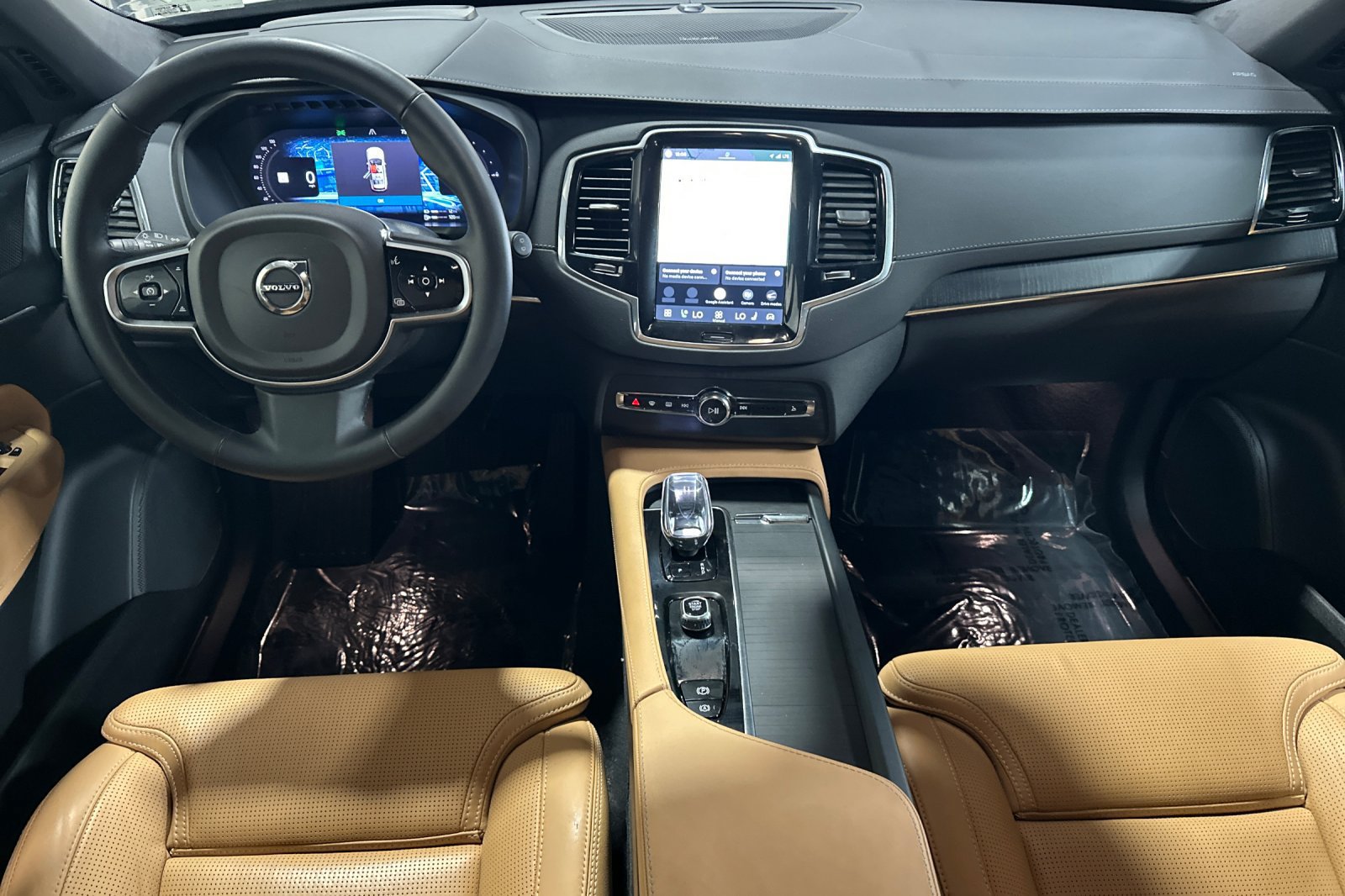 Certified 2025 Volvo XC90 T8 Ultra w/ Protection Package AWD/4WD image 3
