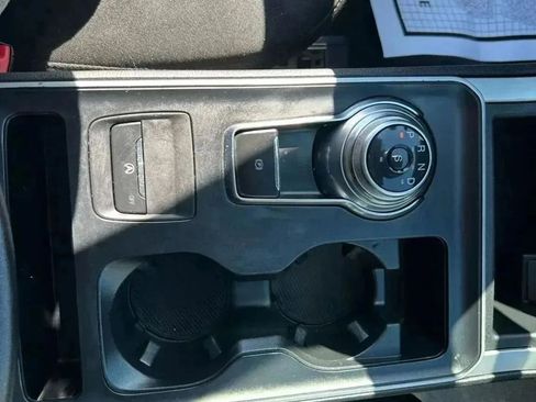 Used 2021 Ford Edge SE image 33