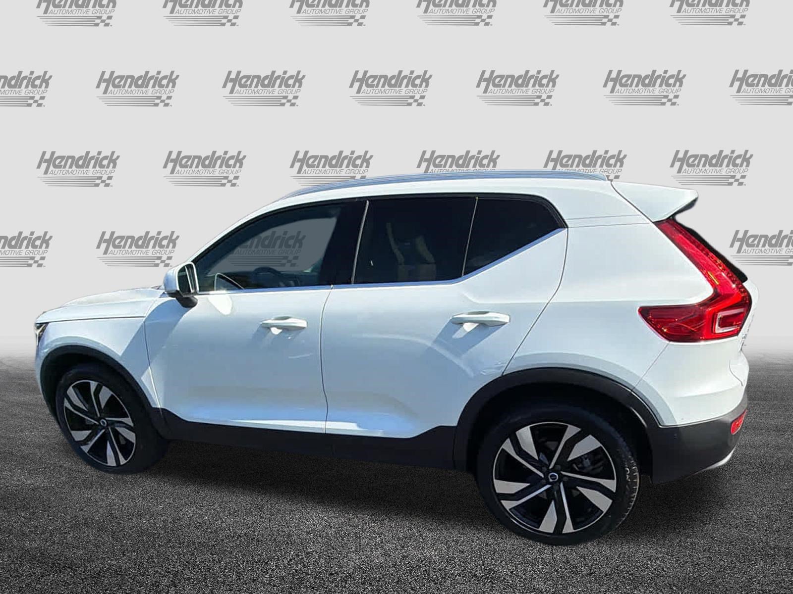 Used 2023 Volvo XC40 B5 Plus w/ Protection Package Premier AWD/4WD image 11