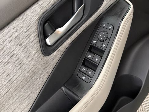 Used 2023 Nissan Rogue SV image 23