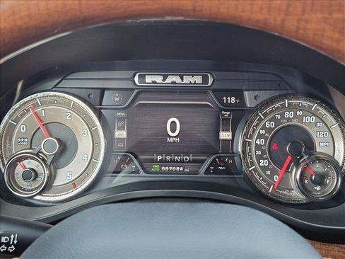 Used 2022 RAM 1500 Limited AWD/4WD image 11