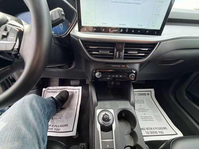 Certified 2025 Ford Escape Platinum AWD/4WD image 38