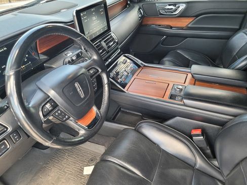 Certified 2019 Lincoln Navigator Reserve AWD/4WD image 19