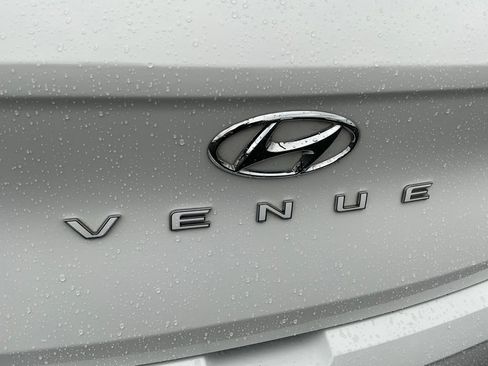 Certified 2023 Hyundai Venue Limited FWD image 10