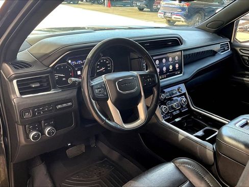Used 2021 GMC Yukon Denali w/ Denali Premium Package image 13