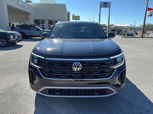 New 2026 Volkswagen Atlas Cross Sport SE FWD image 2