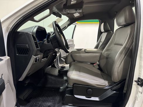 Used 2019 Ford F550 2WD Regular Cab Super Duty image 12