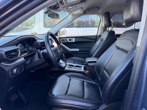 Used 2021 Ford Explorer XLT w/ Equipment Group 202A image 11
