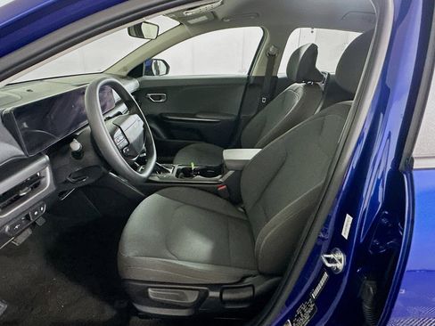Used 2025 Kia K4 LXS image 13