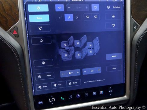 Used 2018 Tesla Model X 75D image 36