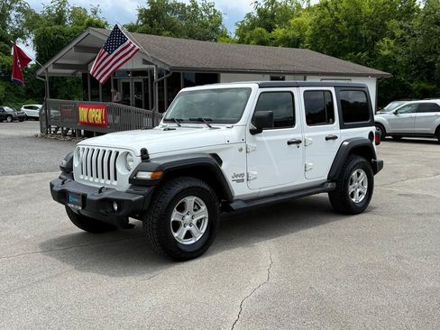 Used 2018 Jeep Wrangler Unlimited Sport S AWD/4WD image 15