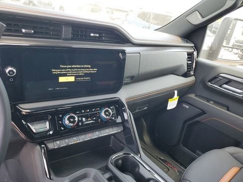New 2026 GMC Sierra 3500 AT4 w/ AT4 Premium Plus Package AWD/4WD image 28