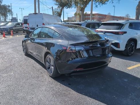 Used 2023 Tesla Model 3 Standard Range image 4
