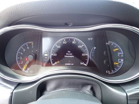 Used 2021 Jeep Grand Cherokee Laredo AWD/4WD image 29