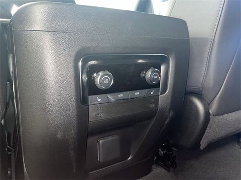 New 2026 Chevrolet Suburban High Country image 21