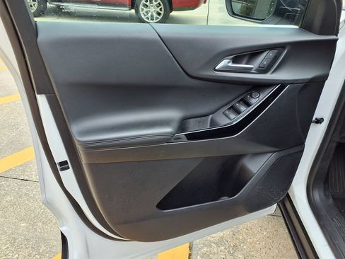 Used 2025 Chevrolet Equinox LT FWD image 19
