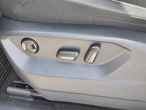 Certified 2021 Volkswagen Tiguan SE image 22