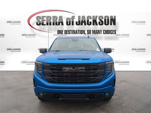 Used 2022 GMC Sierra 1500 Elevation w/ LPO, Elevation Black Package image 3