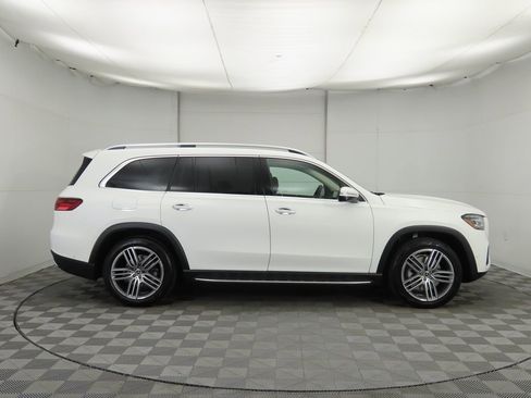 New 2026 Mercedes-Benz GLS 450 4MATIC image 4