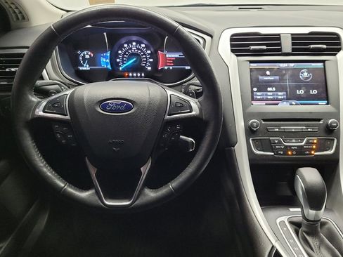 Used 2016 Ford Fusion SE AWD/4WD image 22