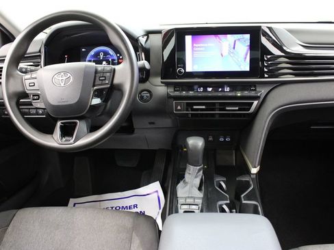 Used 2025 Toyota Camry LE FWD image 9